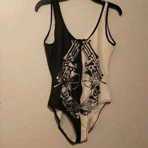 Hot Topic Guns and Skulls Swimsuit/Leotard Size L